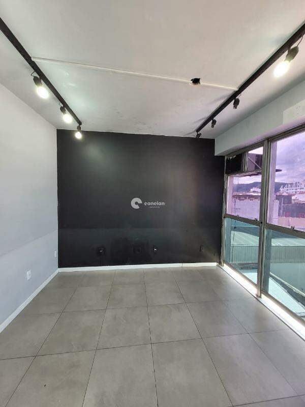 Sala Comercial para aluguel no Centro: 