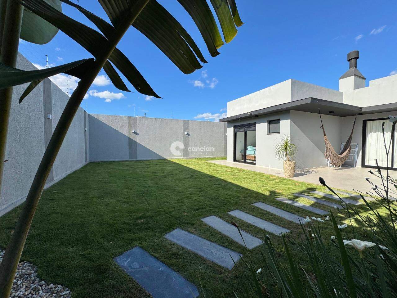 Casa à venda no Camobi: 