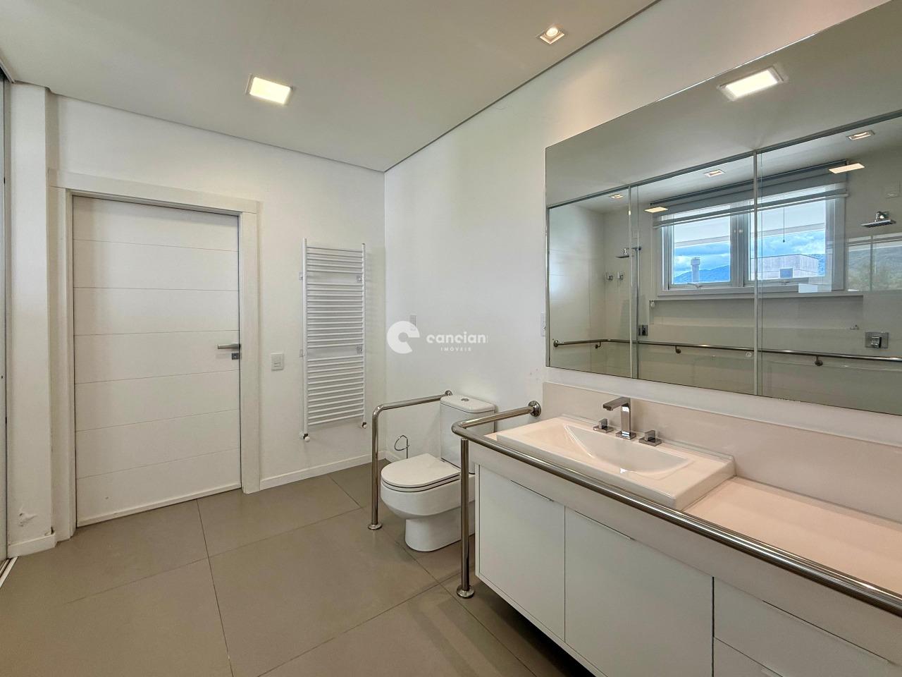 Casa de Condomínio à venda no Camobi: 