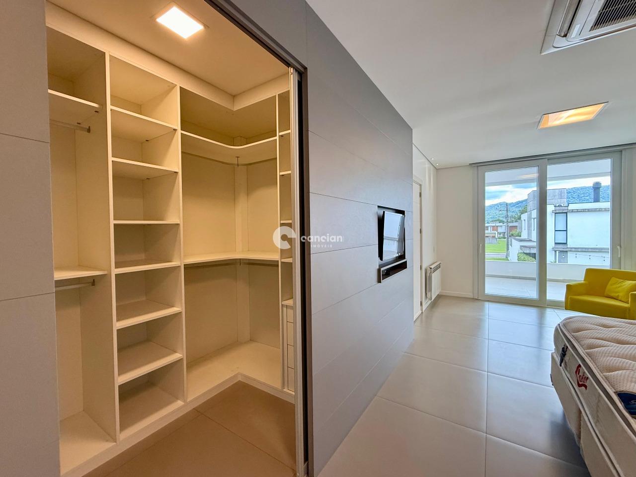 Casa de Condomínio à venda no Camobi: 