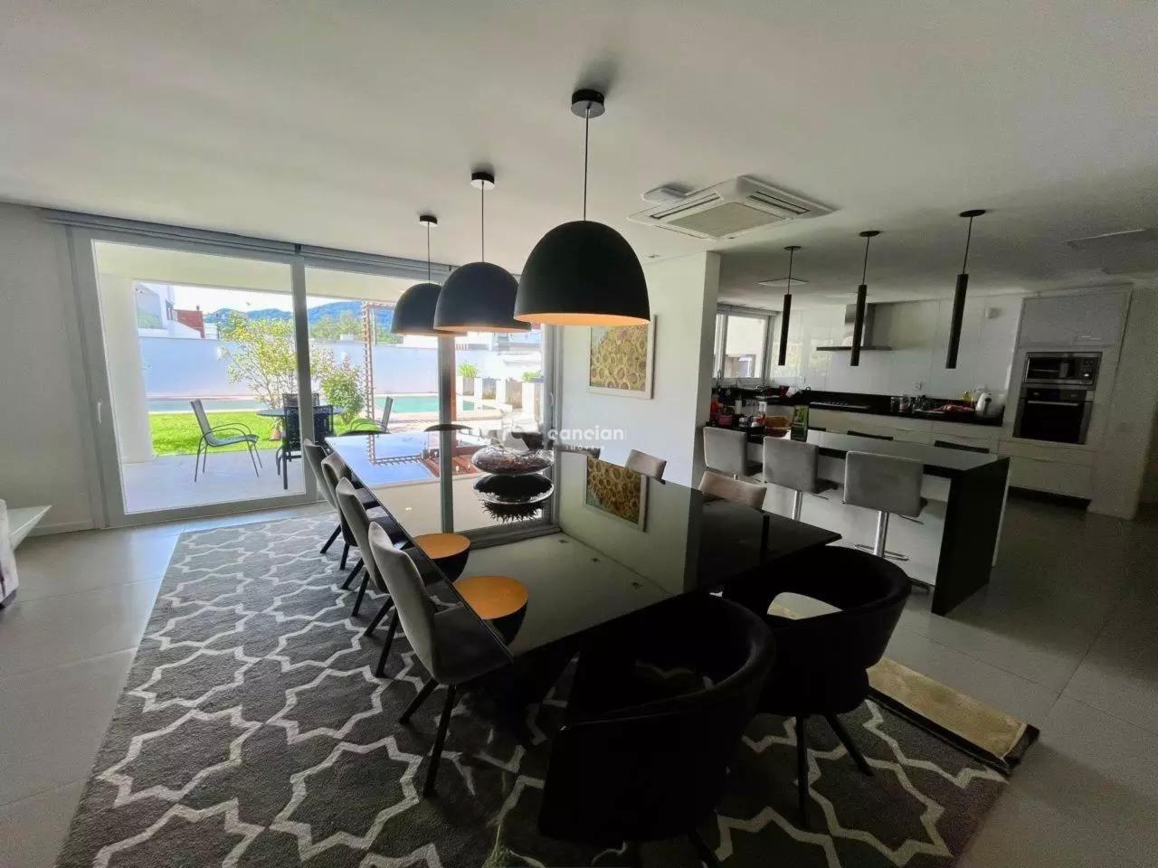 Casa de Condomínio à venda no Camobi: 