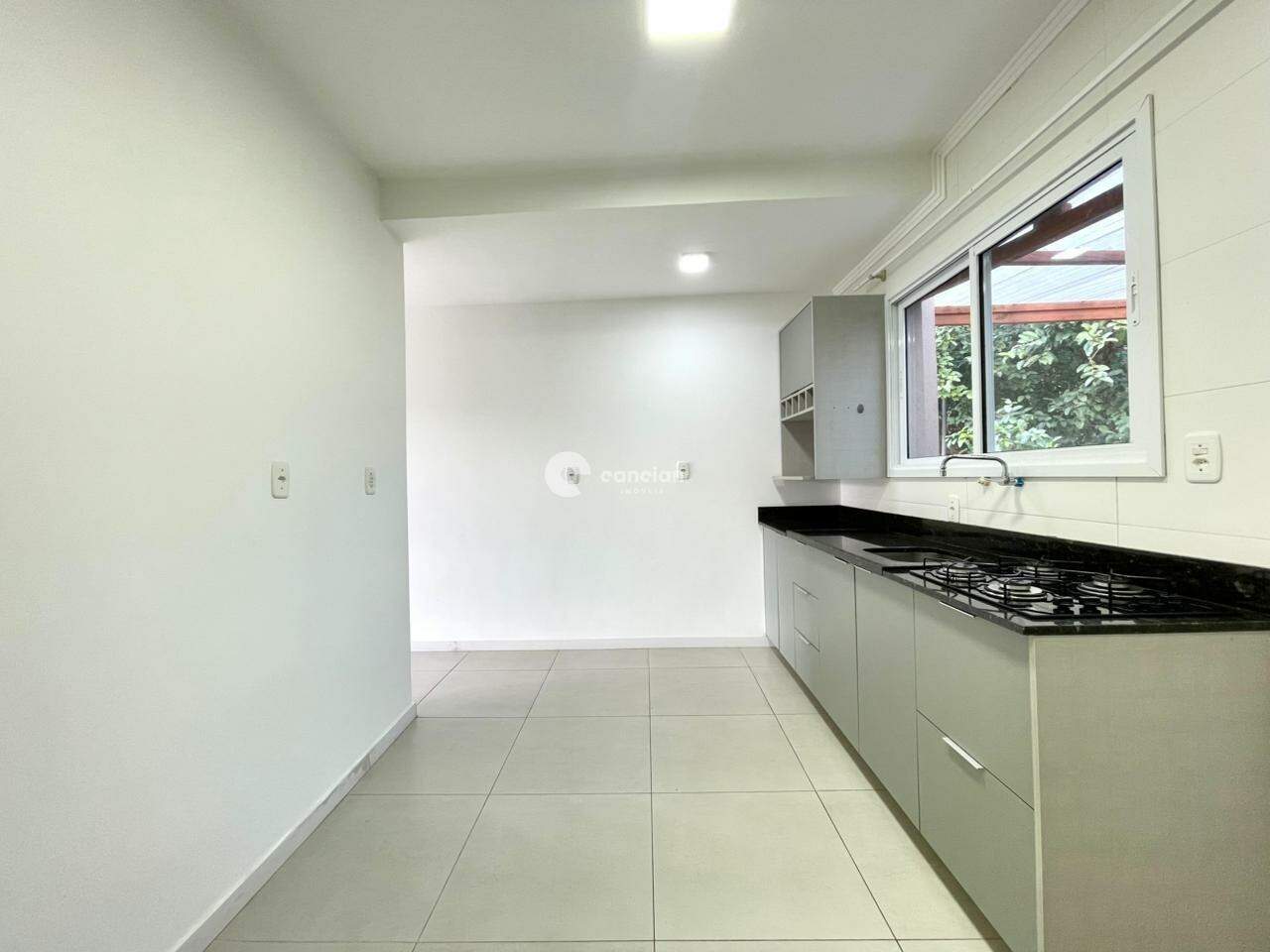 Casa de Condomínio para aluguel no São José: 