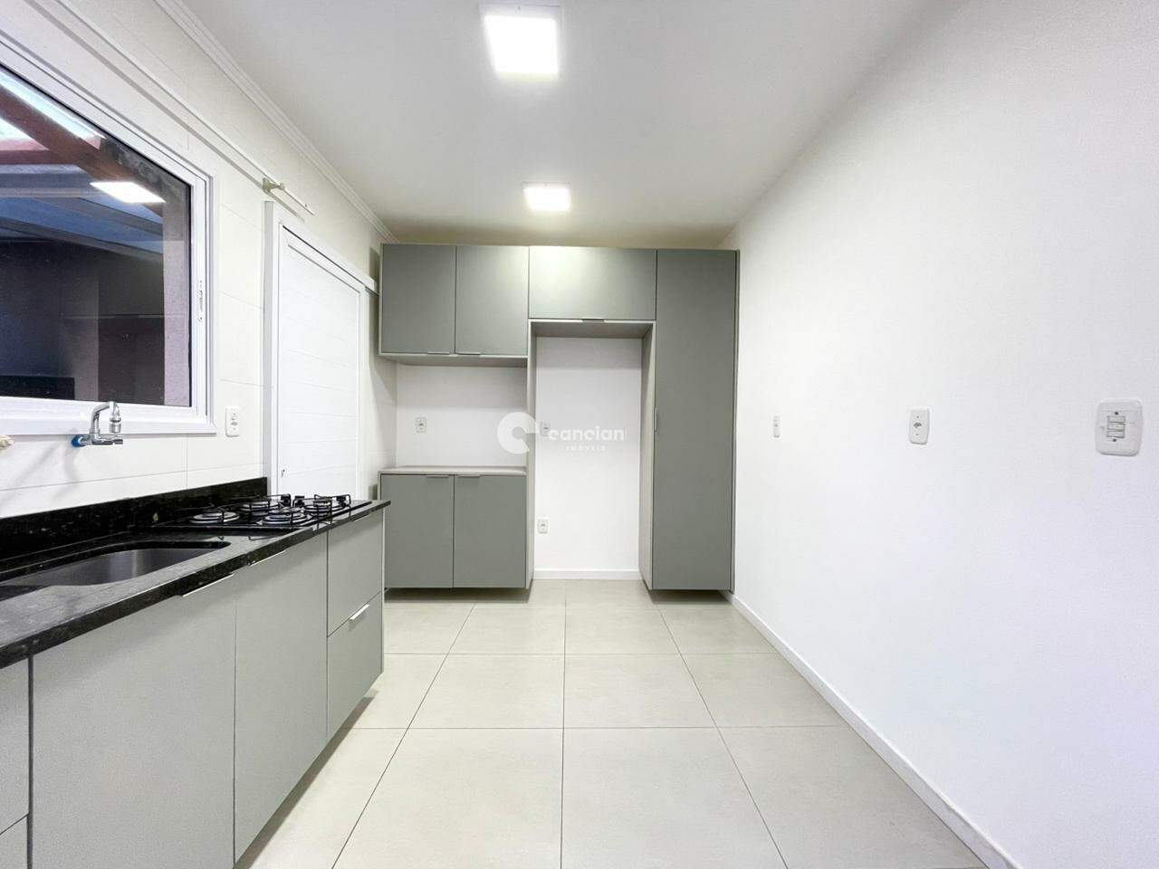 Casa de Condomínio para aluguel no São José: 