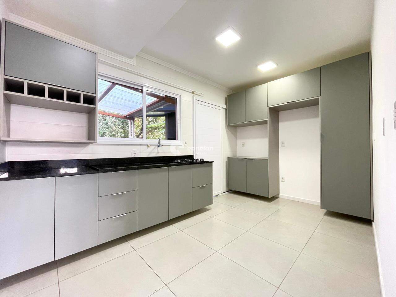 Casa de Condomínio para aluguel no São José: 