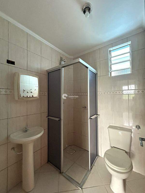 Kitnet à venda no Camobi: 