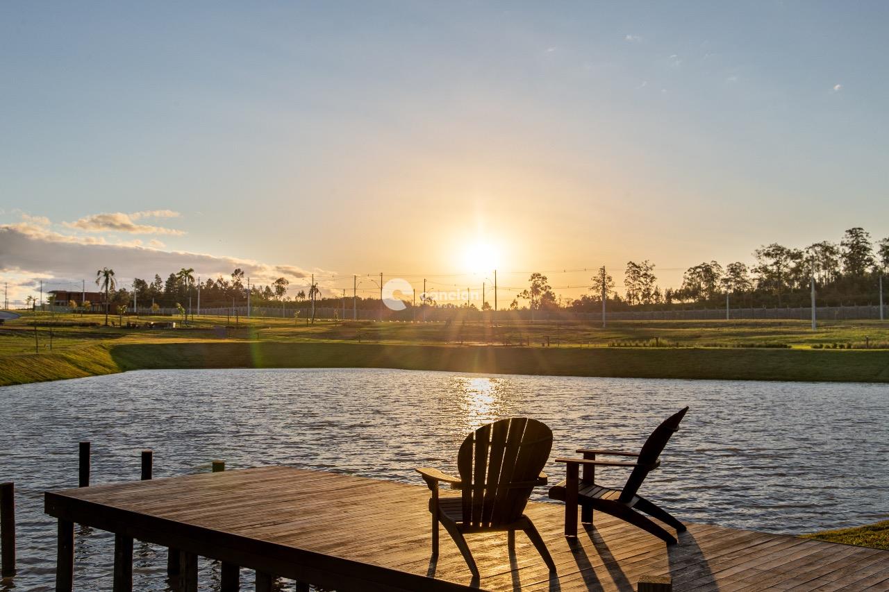 Casa de Condomínio à venda no Tomazetti: 