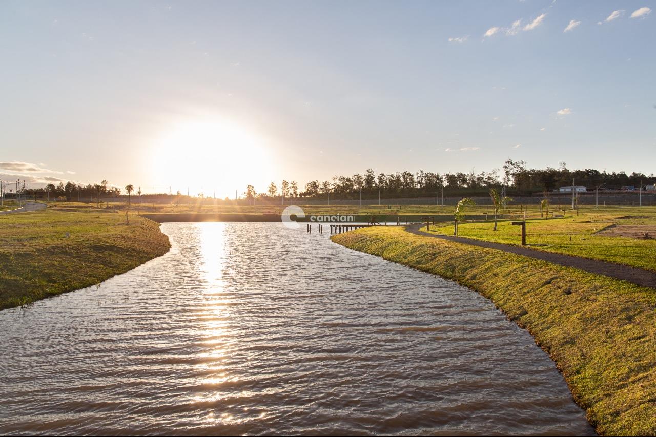 Casa de Condomínio à venda no Tomazetti: 
