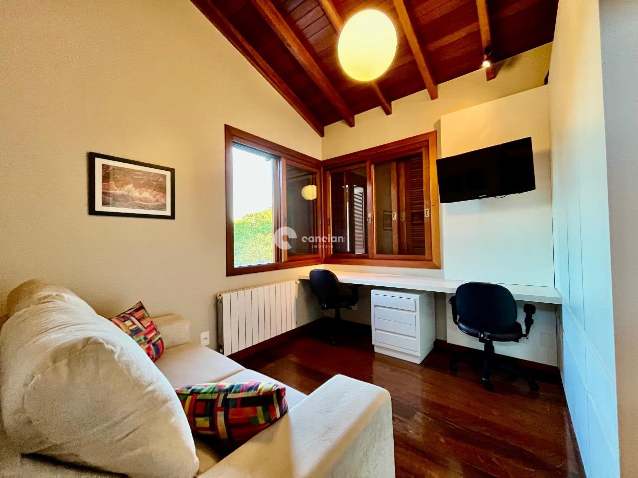 Casa de Condomínio à venda no Camobi: 