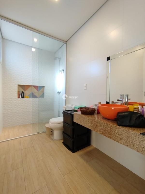 Casa de Condomínio à venda no Tomazetti: 