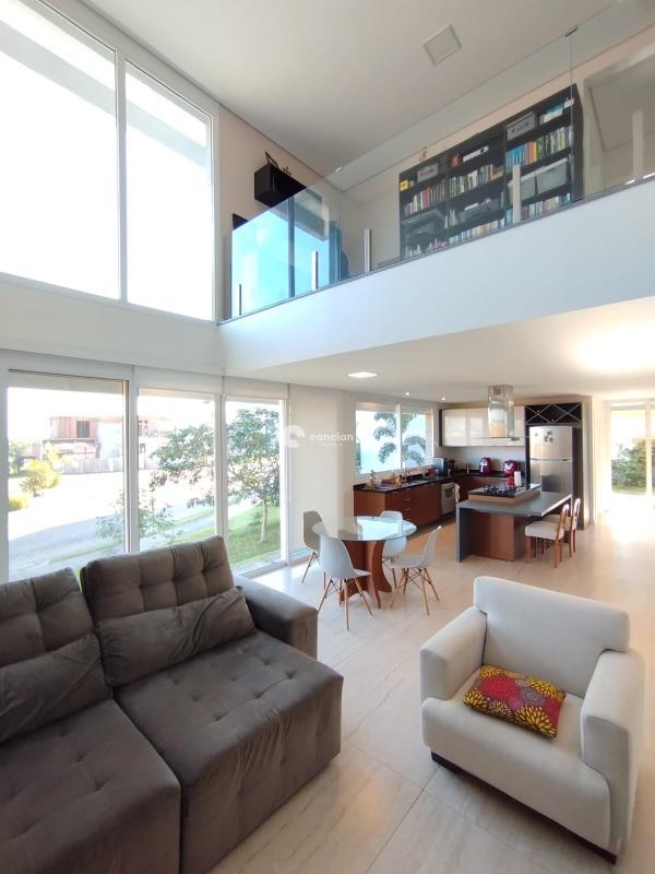 Casa de Condomínio à venda no Tomazetti: 