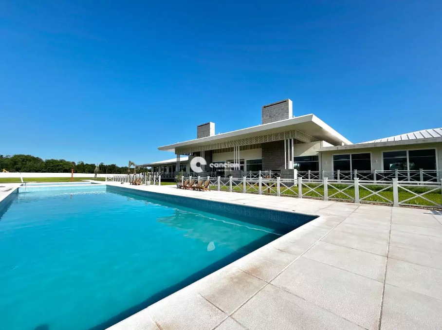 Terreno em condomínio à venda no Tomazetti: 