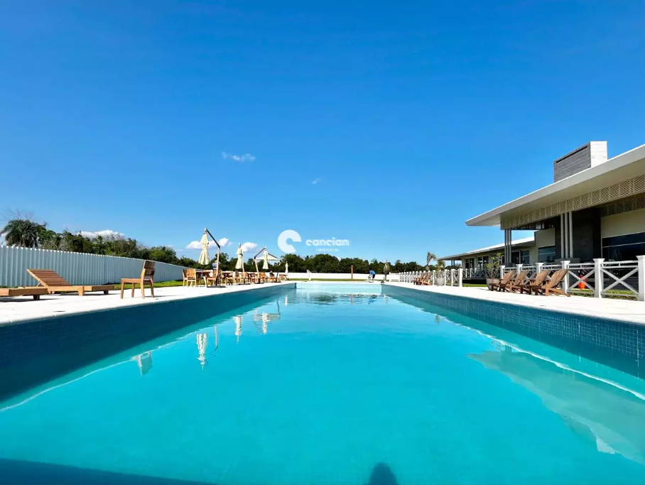 Terreno em condomínio à venda no Tomazetti: 