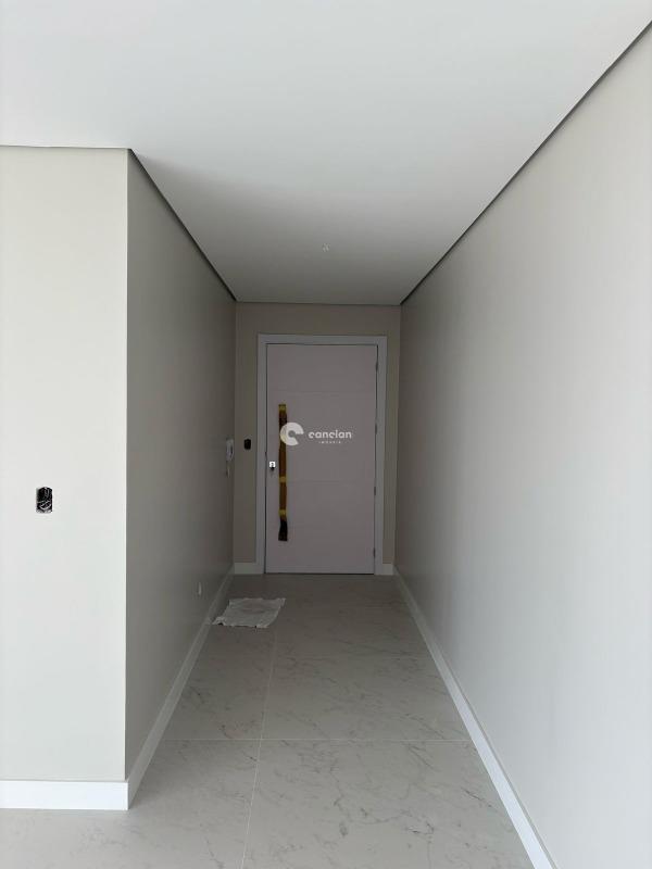 Apartamento à venda no Nossa Senhora Medianeira: Hall