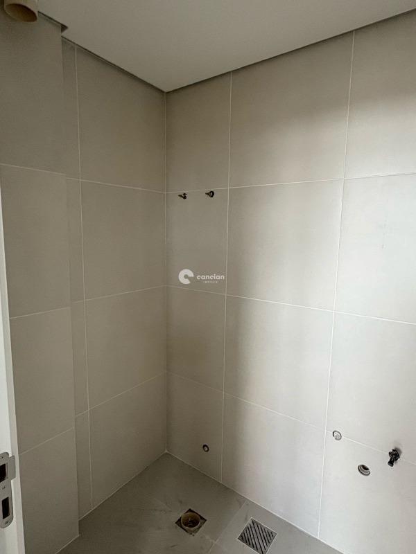 Apartamento à venda no Nossa Senhora Medianeira: Banho Lavanderia