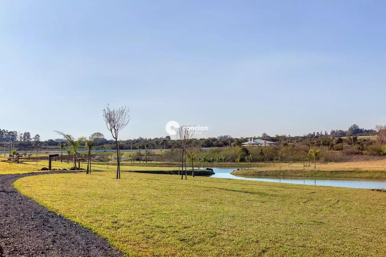 Terreno em condomínio à venda no Tomazetti: 