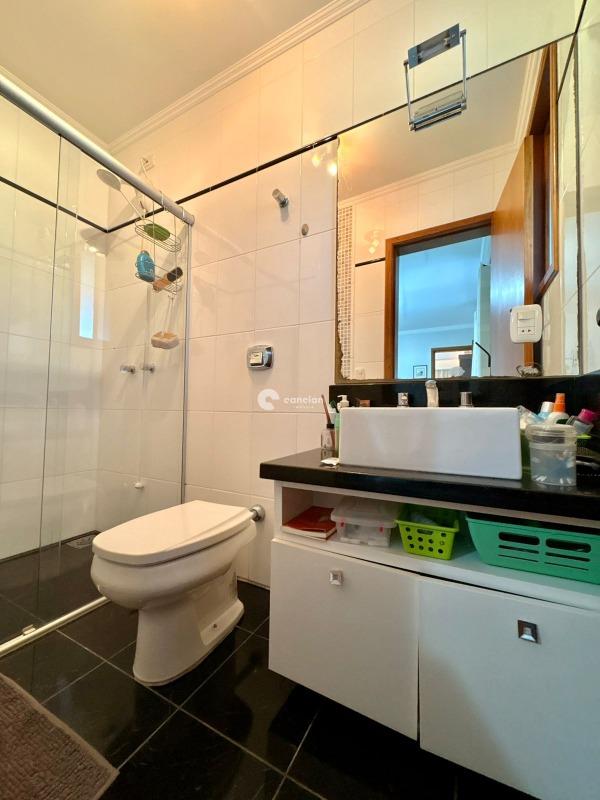 Casa de Condomínio à venda no São José: 