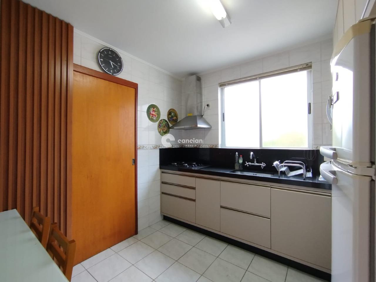 Apartamento à venda no Menino Jesus: 