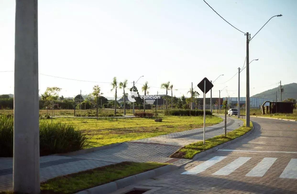 Terreno à venda no Camobi: 