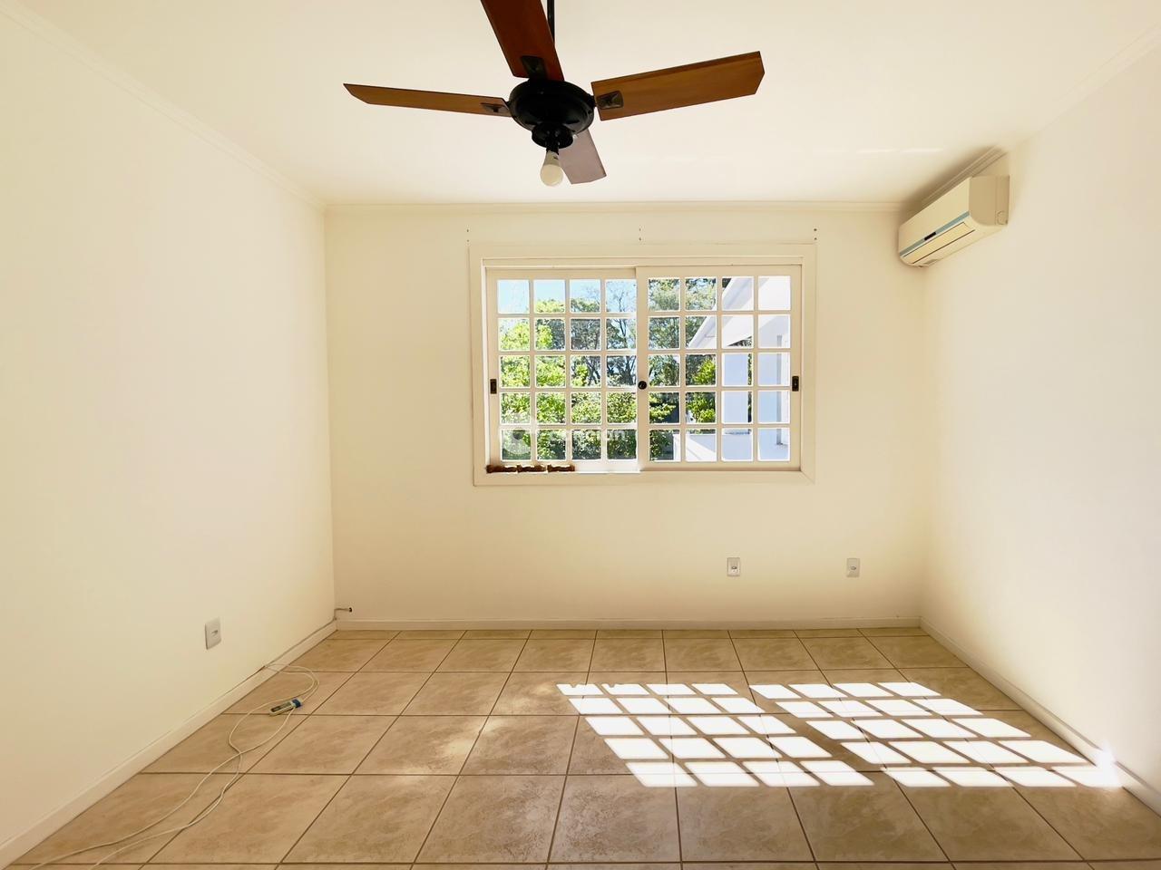 Casa à venda no Camobi: 