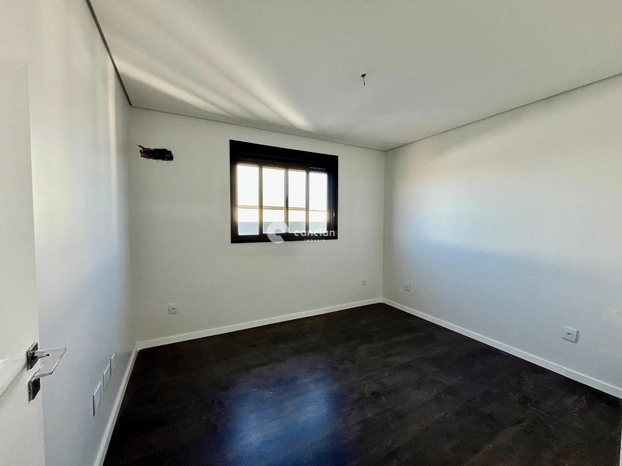 Casa de Condomínio à venda no Tomazetti: 