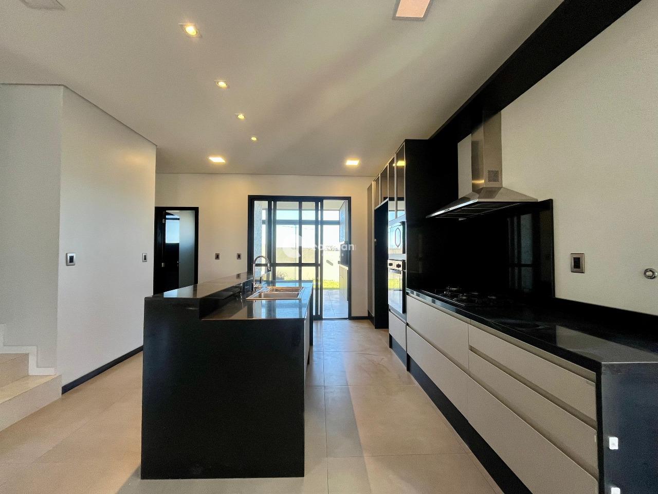 Casa de Condomínio à venda no Tomazetti: 