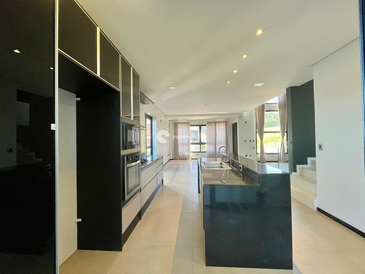 Casa de Condomínio à venda no Tomazetti: 