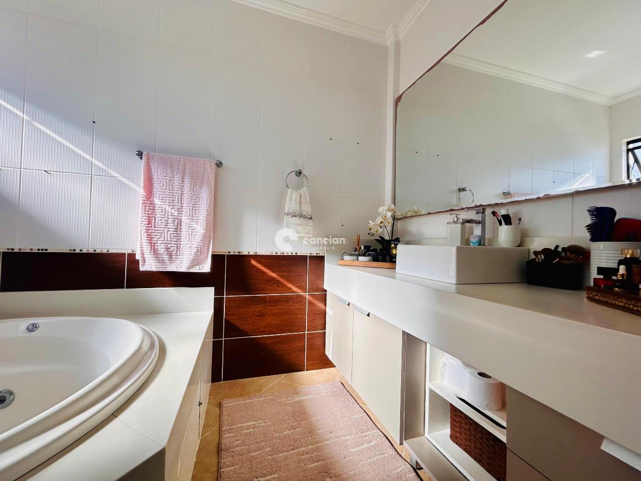 Casa Comercial à venda no Nossa Senhora do Rosário: 