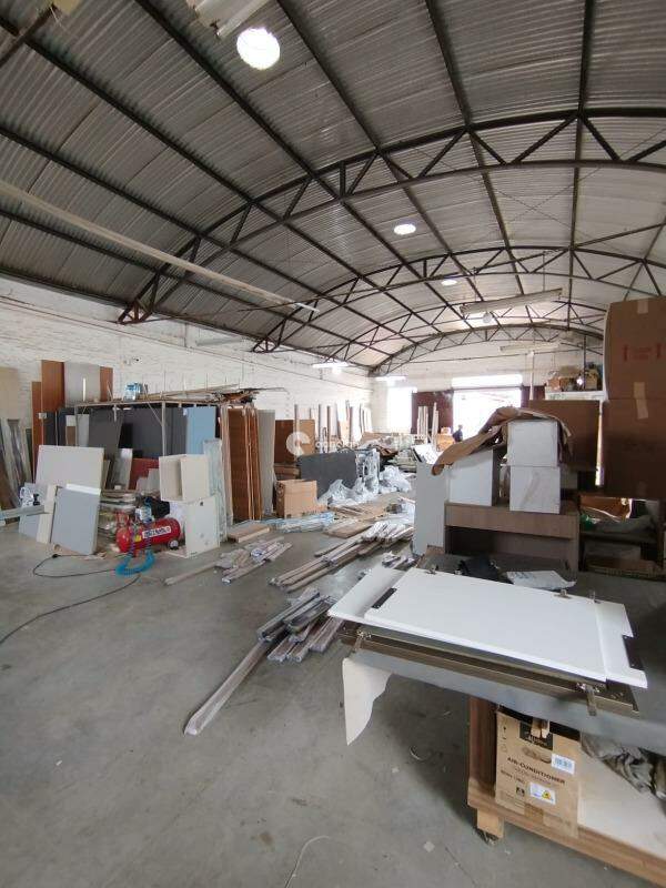 Pavilhão à venda no Nossa Senhora Medianeira: