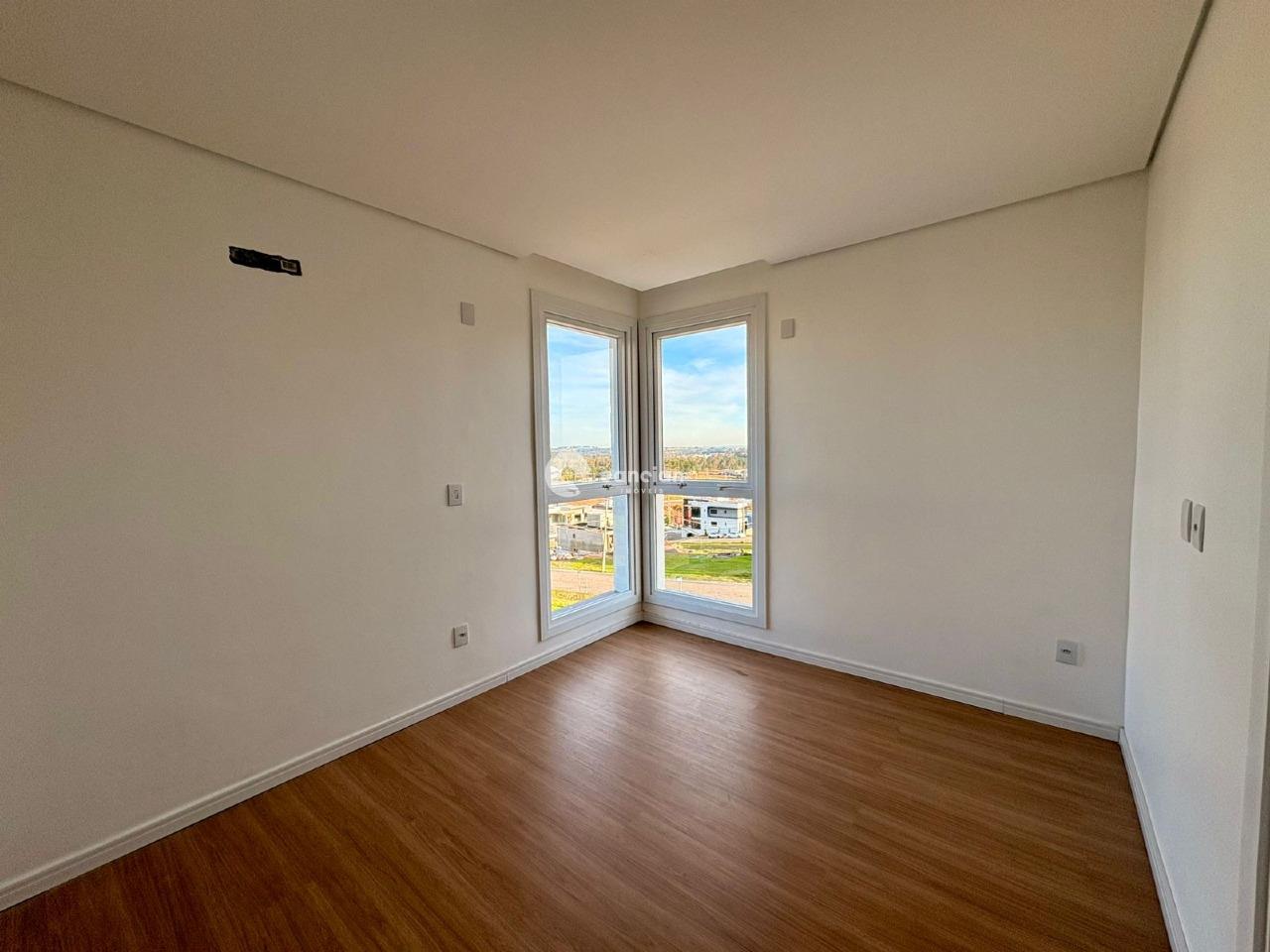 Casa de Condomínio à venda no Tomazetti: 