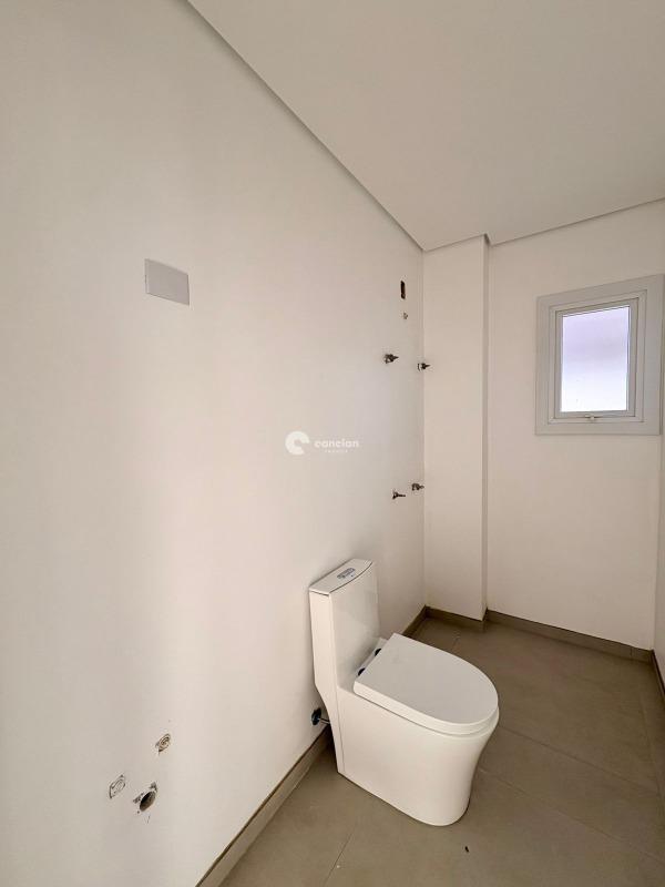 Casa de Condomínio à venda no Tomazetti: 