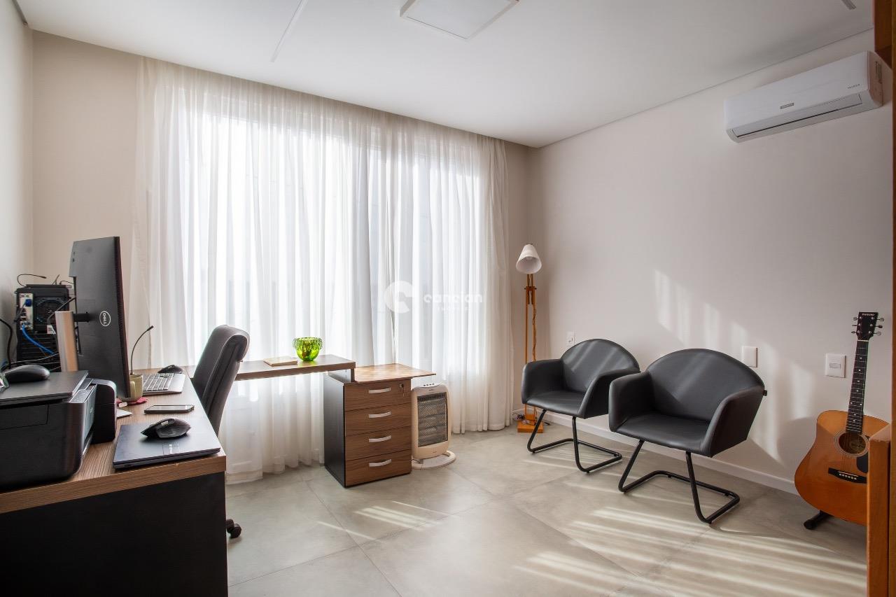 Casa de Condomínio à venda no Tomazetti: 