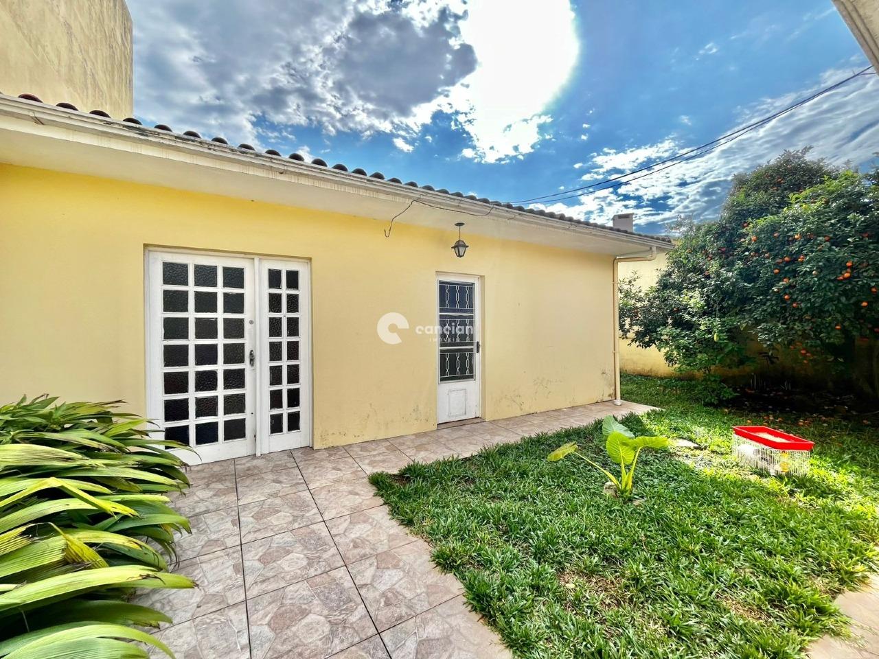 Casa à venda no Camobi: 