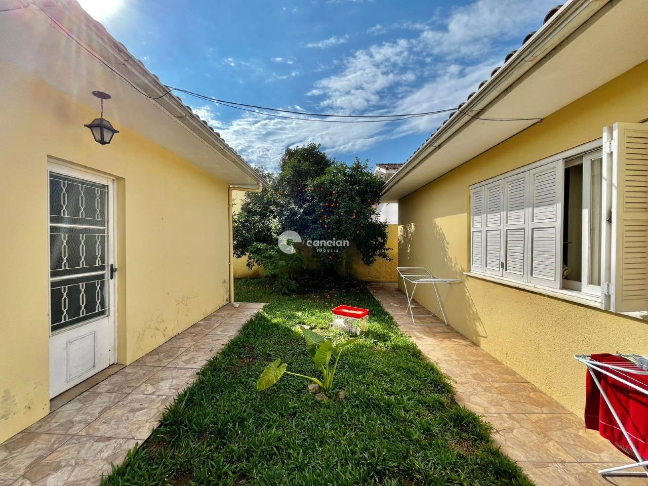 Casa à venda no Camobi: 