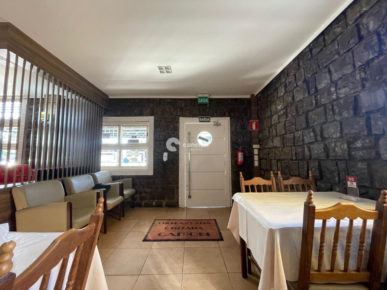 Casa Comercial à venda no Camobi: 