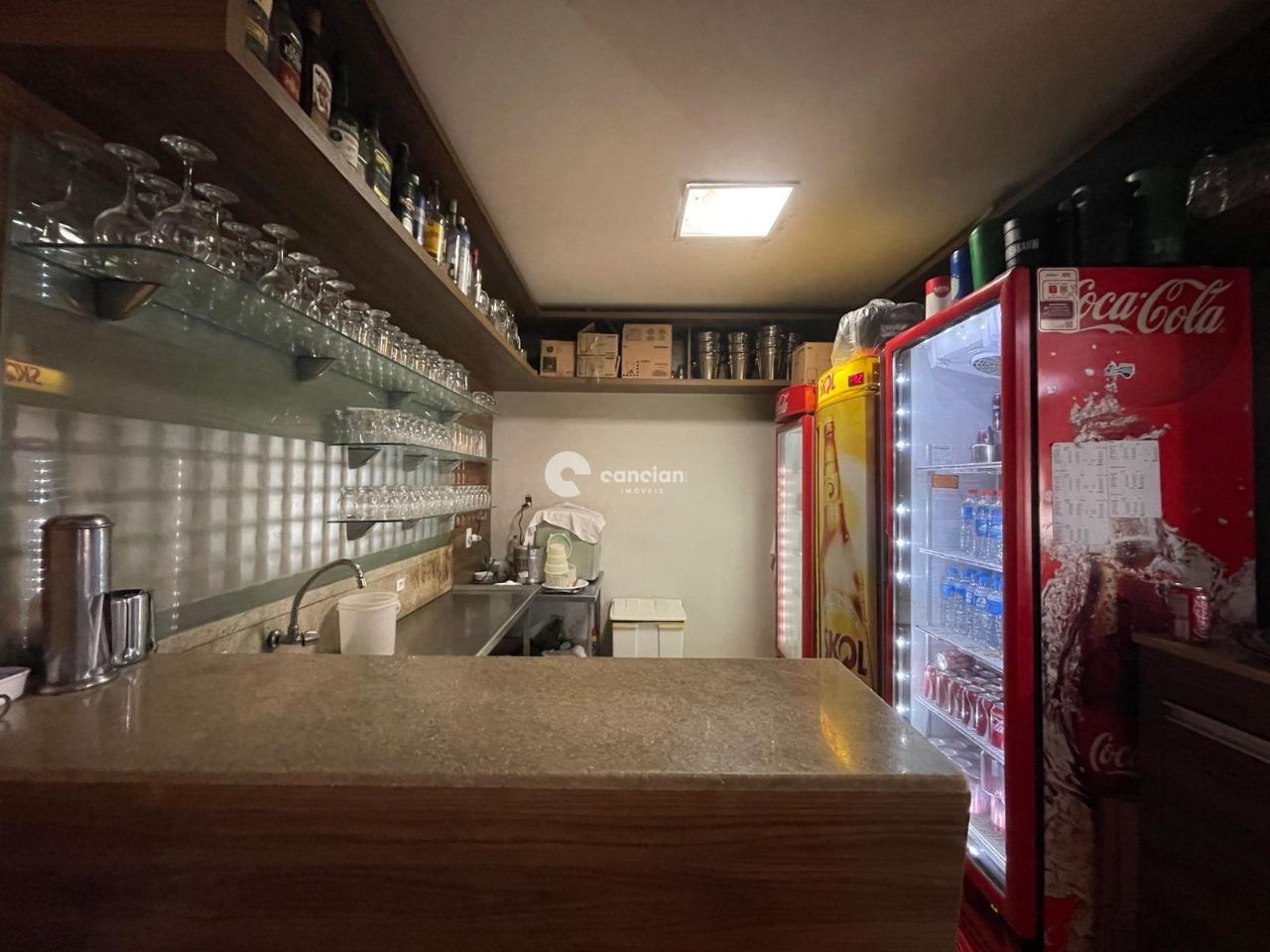 Casa Comercial à venda no Camobi: 