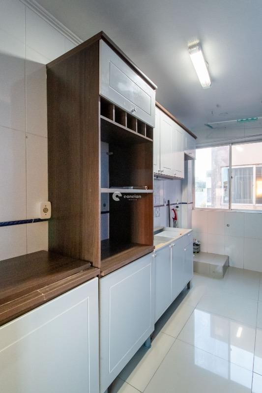 Apartamento à venda no Menino Jesus: 