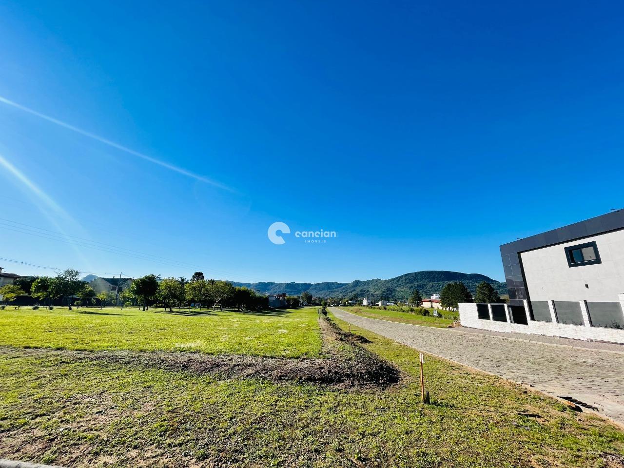 Terreno à venda no Camobi: 