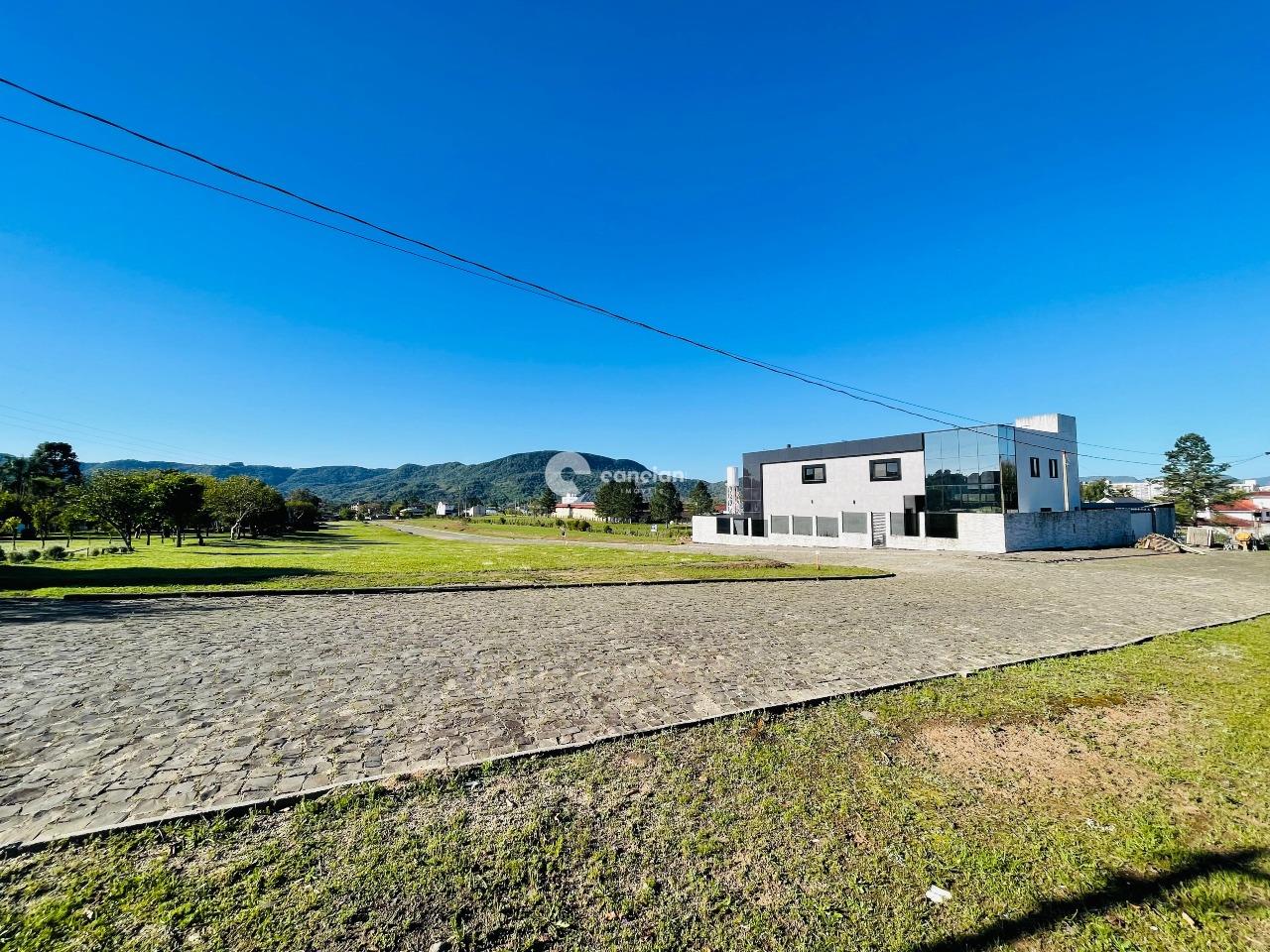 Terreno à venda no Camobi: 