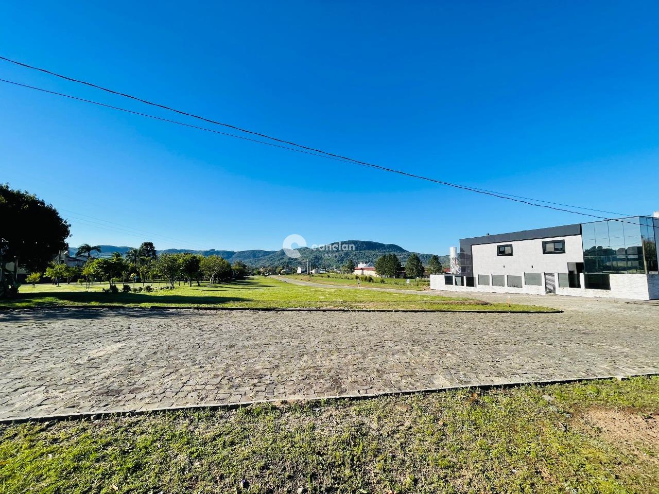 Terreno à venda no Camobi: 