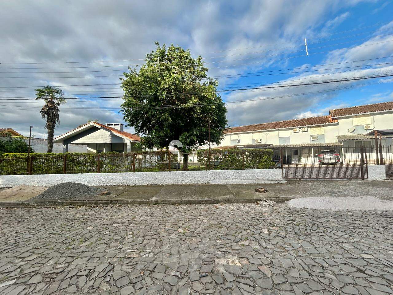 Casa de Condomínio à venda no Camobi: 