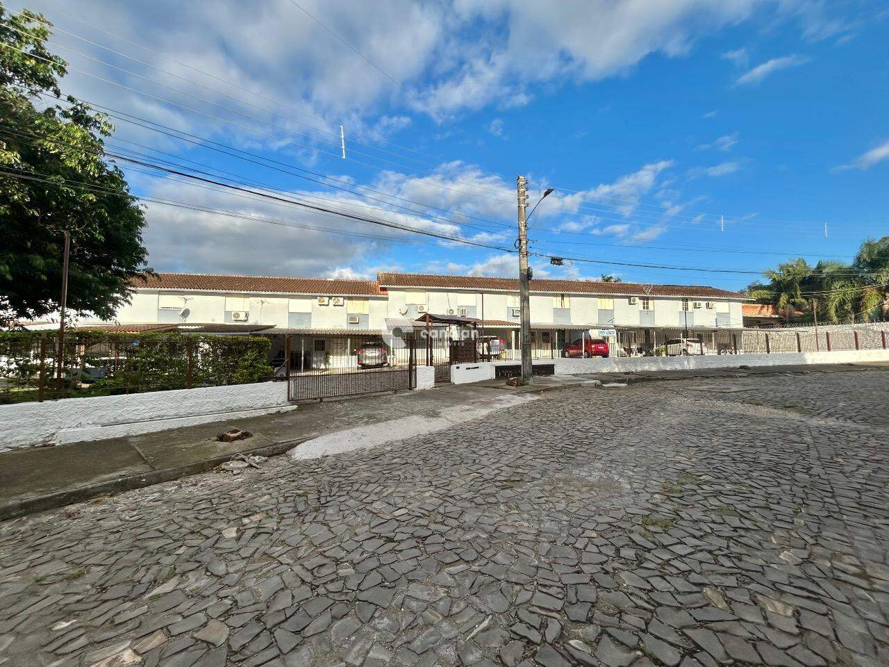 Casa de Condomínio à venda no Camobi: 