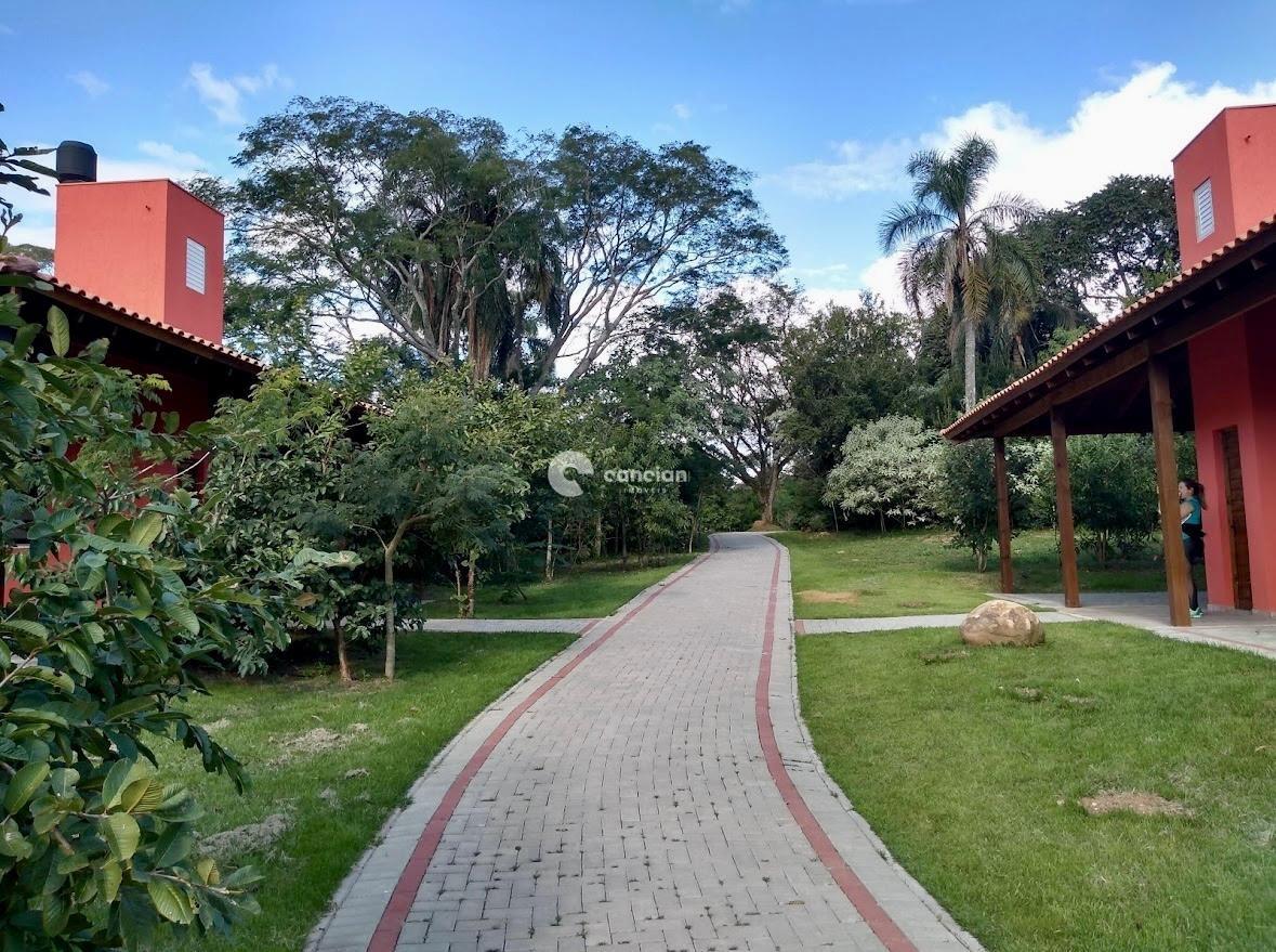 Terreno em condomínio à venda no Tomazetti: 