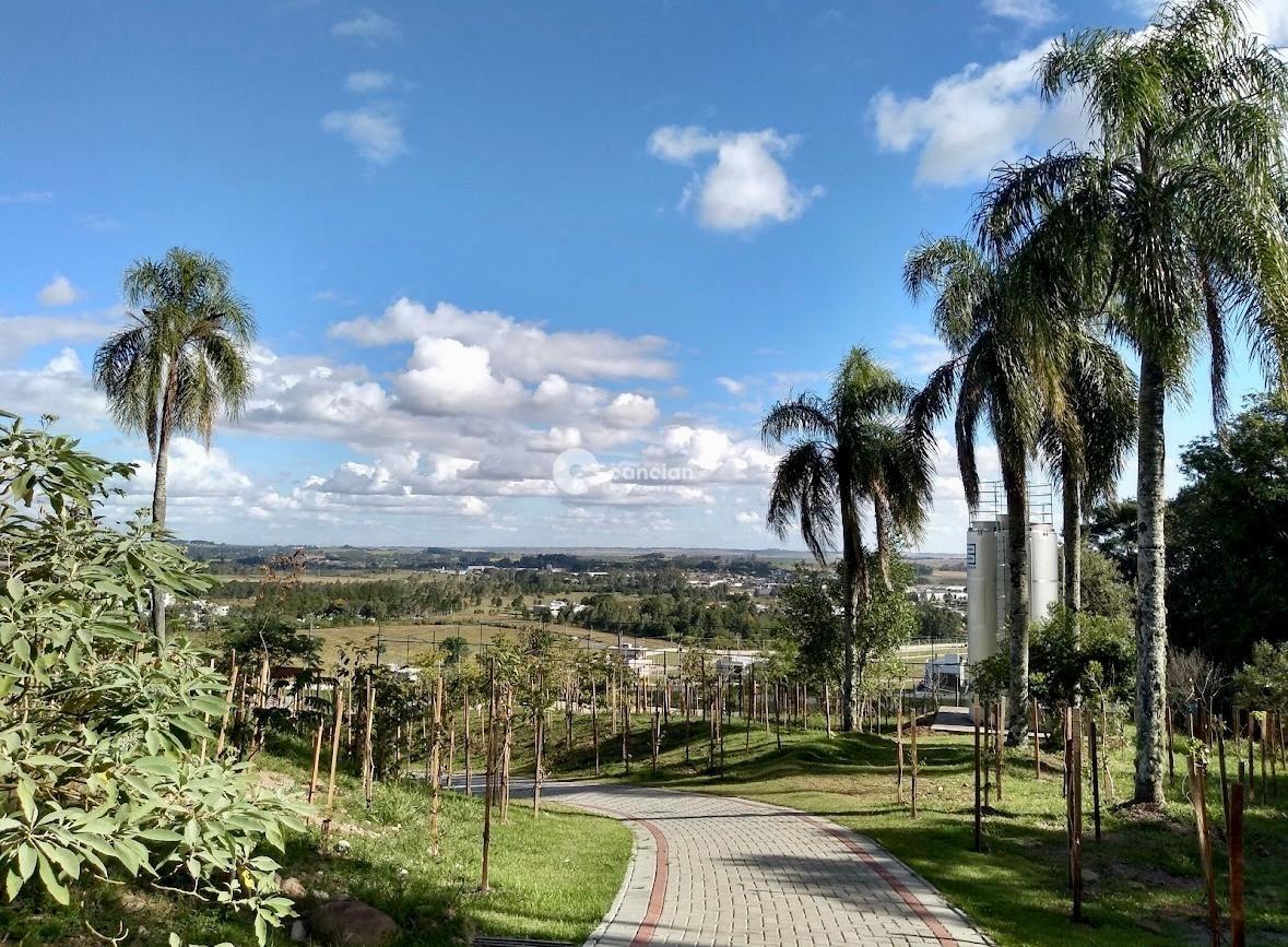 Terreno em condomínio à venda no Tomazetti: 