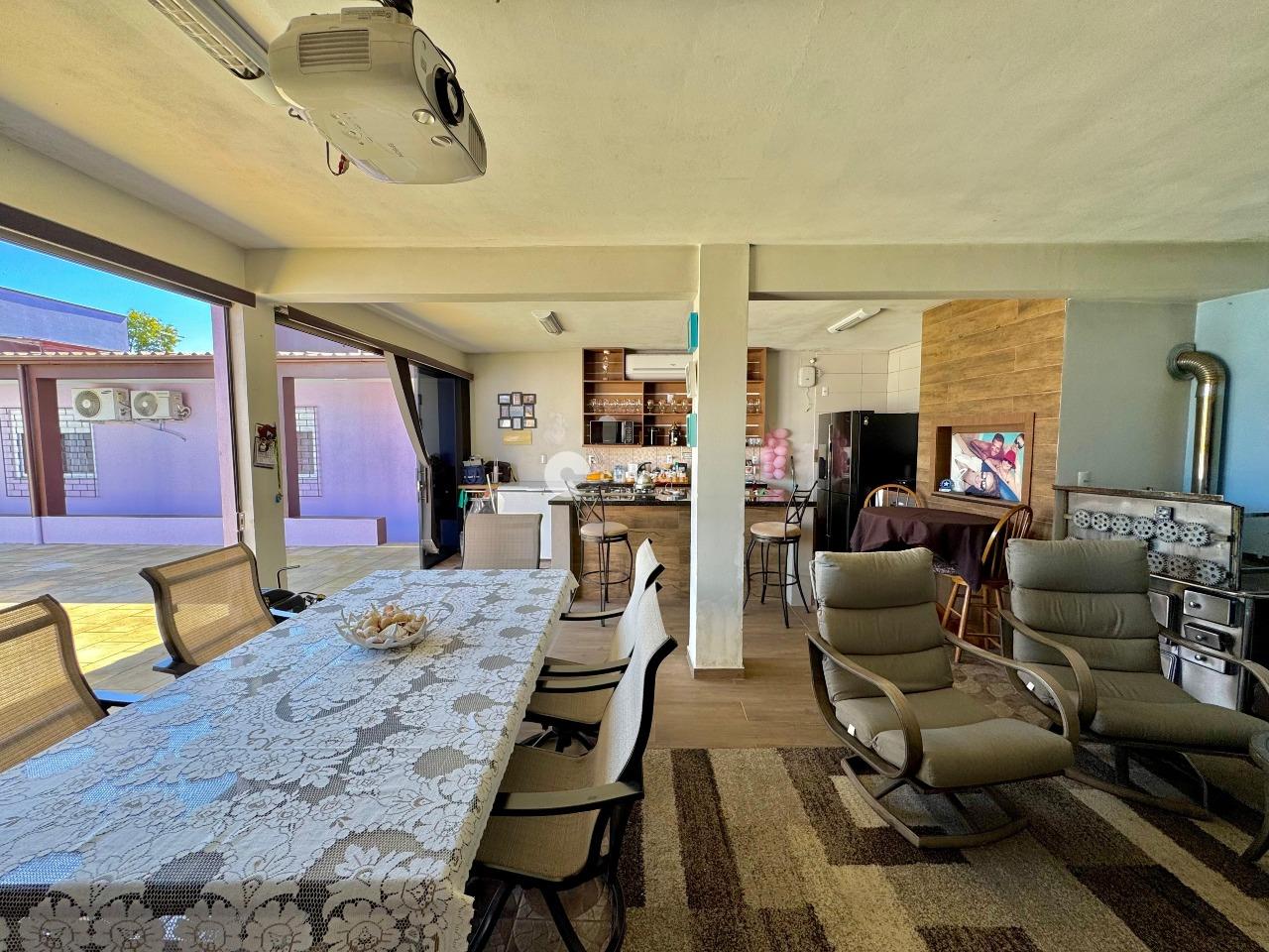 Casa à venda no Camobi: 