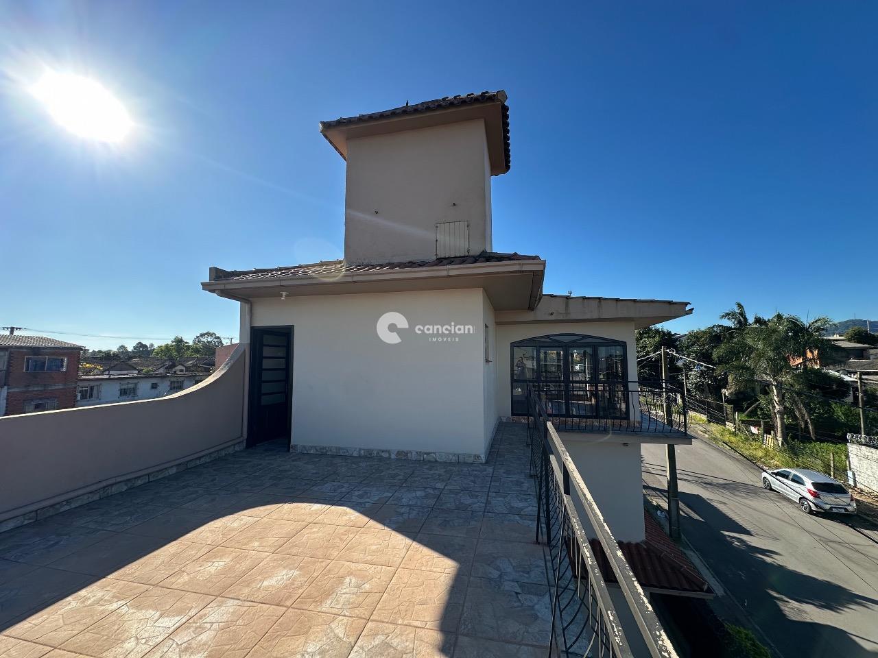 Casa à venda no Juscelino Kubitschek: 