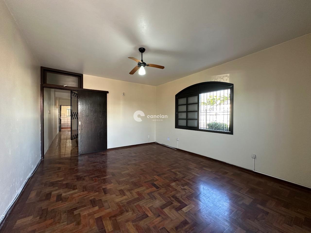 Casa à venda no Juscelino Kubitschek: 