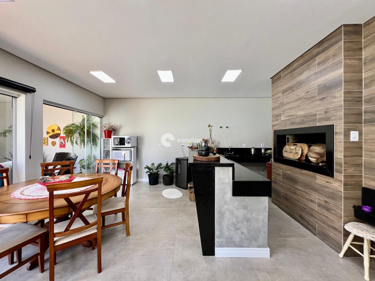 Casa à venda no Camobi: 