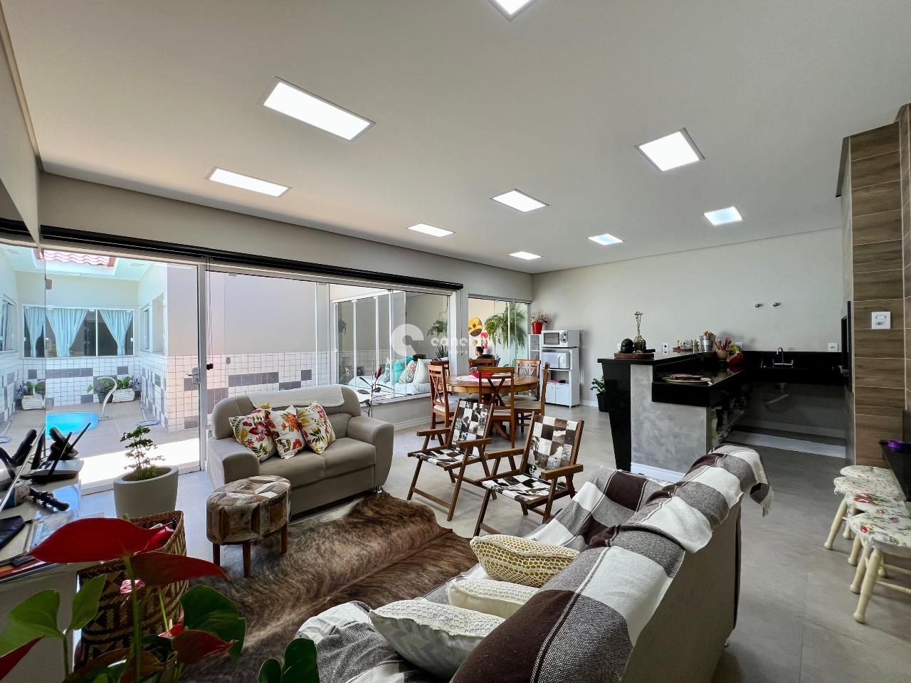 Casa à venda no Camobi: 