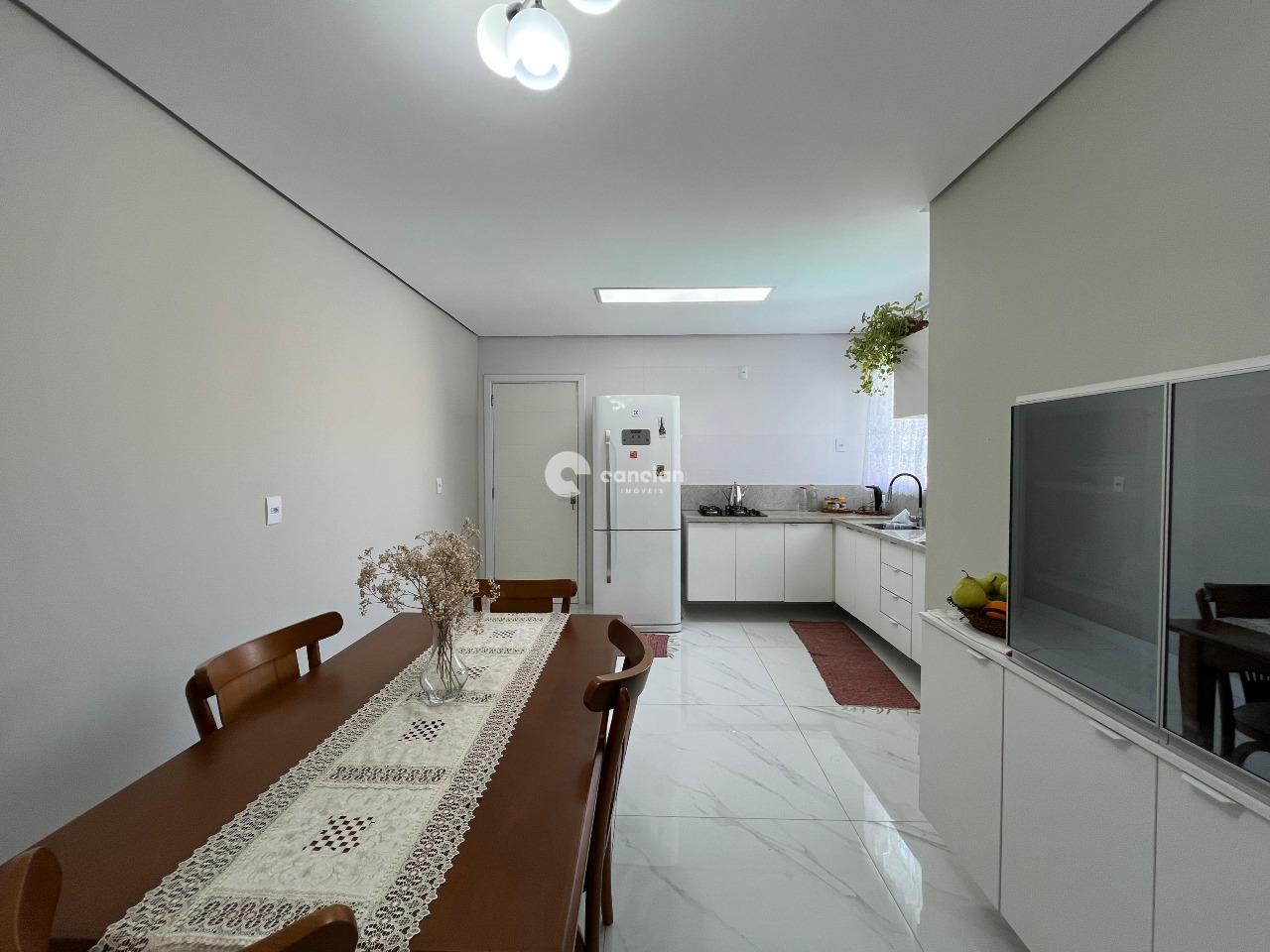 Casa à venda no Camobi: 