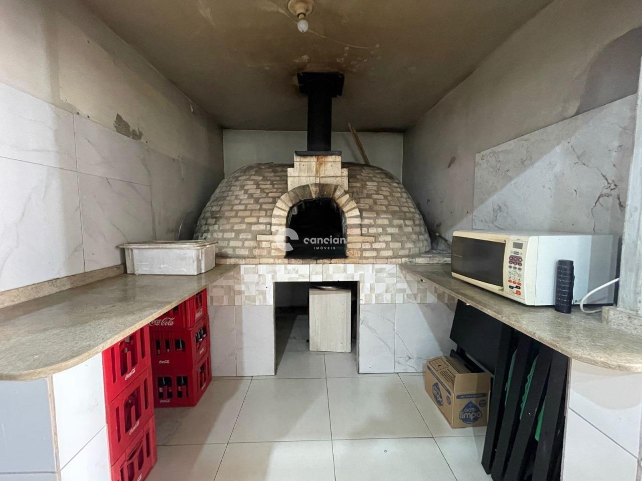 Casa Comercial para aluguel no Camobi: 